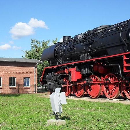Eisenbahnromantik Hotel Meyenburg  Esterno foto